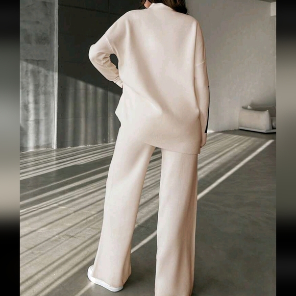 Women's Stand Collar Colorblock Long Sleeve Sweater And Knitted Pants Set - Picture 2 of 4